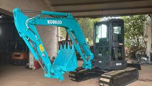 Mini-excavatrice sur chenilles hydraulique d'occasion Kobelco SK55SR-2 de 5,5 tonnes, fabriquée au Japon, à bas prix, modèle 2025, en bon état (roulement moteur) testé - Product Image 5