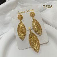 Parure de bijoux vintage étanche anti-ternissement en cuivre plaqué or avec pendentif filigrane et boucles d'oreilles pour femme