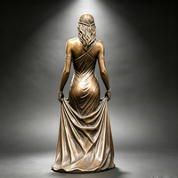 Statue de déesse en laiton, épaisseur de paroi 3-5 mm, sculpture élégante de dame en robe drapée pour la décoration artistique des villas et des halls d'hôtels