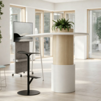 Table haute et bureau debout de style moderne pour mobilier de bureau ouvert contemporain, avec aménagement personnalisable
