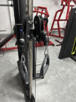 Appareil de musculation professionnel à double poulie réglable avec barre de traction multi-prise pour entraînement fonctionnel et crossover de câbles