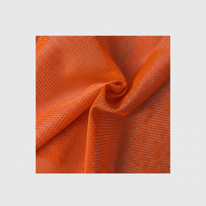 Tela deportiva de secado rápido de poliéster 100% 110 GSM de peso medio, malla de punto elástica teñida lisa, tejido de 63 "de ancho, hilo 75D - Product Image 1