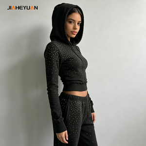 Tuta Sportiva Due Pezzi in Cotone Spazzolato Morbido con Strass, Felpa Corta con Zip e Pantaloni, Stile Streetwear per Festival Musicali - Product Image 2