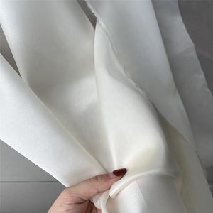 Hochwertige steife Seiden gaze 12MM Seiden organza Satin aus weißer Seide für Hochzeits kleid - Product Image 5