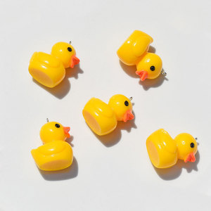 Colgante de resina de pato amarillo, dije de plástico epoxi, accesorio de regalo de dibujos animados para coche, bolso, teléfono, llavero, joyería, manualidades DIY, modelo 3D - Product Image 4