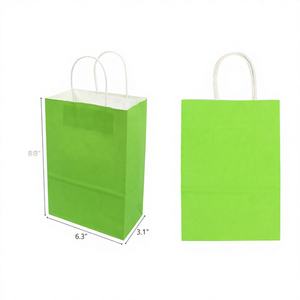 Paquete de 144 Bolsas de Regalo de Papel Kraft Verde Clásico de 6"X8"X3" con Asa Flexiloop, Laminación en Relieve para Manualidades y Uso en Supermercados - Product Image 1