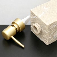 Offre Spéciale : Ensemble de Cinq Accessoires de Salle de Bain en Résine – Articles de Bain Décoratifs de Luxe avec Distributeur de Savon Liquide