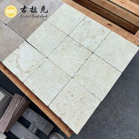 Carreaux de travertin beige découpés sur mesure, carreaux de sol et de mur en pierre naturelle pour projets résidentiels et commerciaux