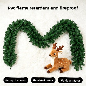 Adornos Navideños de Estilo Mediterráneo Moderno y Minimalista, Coronas de Hojas Verdes, Decoraciones Navideñas de PVC - Product Image 2