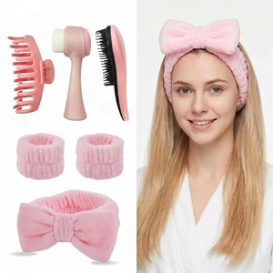 Kit de Lavado Facial de Terciopelo de Moda con Diadema, Juego de Muñequeras, Peine y Diadema Elástica para el Cabello, Set de 6 Piezas para Mujer, Regalo de Boda Personalizado - Product Image 1