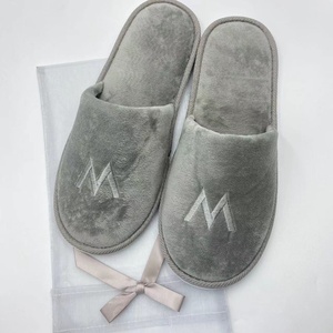 Pantuflas Personalizadas <span class=keywords><strong>de</strong></span> Hotel con Logotipo Blanco, Pantuflas Desechables <span class=keywords><strong>de</strong></span> Felpa para Spa y Huéspedes - Product Image 4