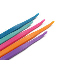 Enfile-aiguille en plastique avec logo personnalisé, sac en feutre - Accessoire de couture portable, durable et tendance, couture à la main