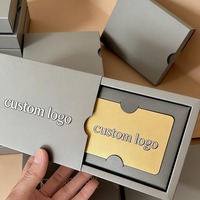 Boîte en carton magnétique à rabat personnalisée pour carte-cadeau, carte de crédit, emballage de luxe pour carte VIP RFID, logo en estampage à chaud