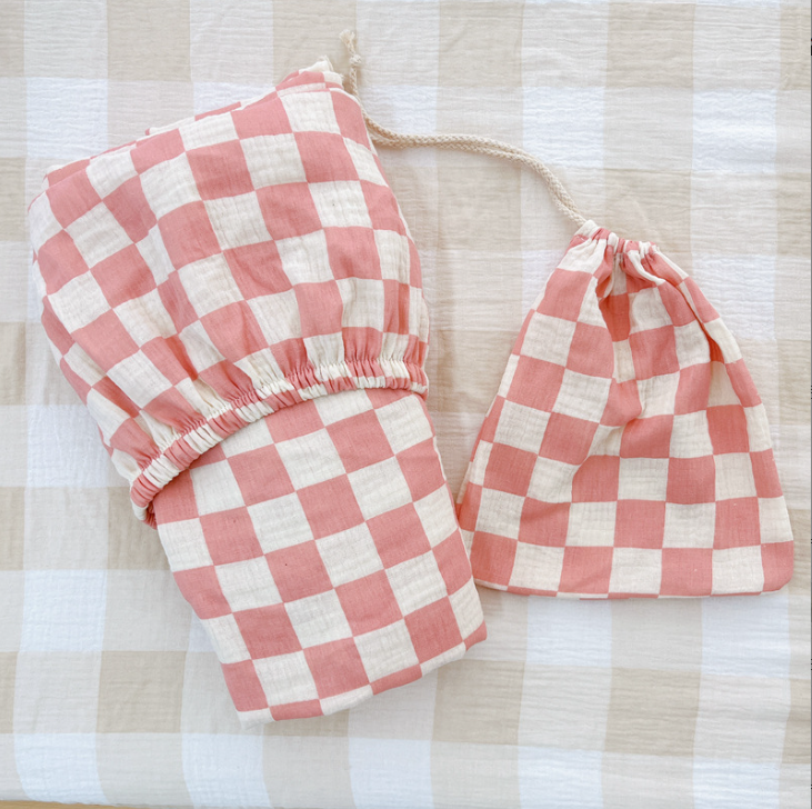 Cuadrados sucios de color rosa