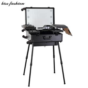 <span class=keywords><strong>Valigia</strong></span> per <span class=keywords><strong>trucco</strong></span> con luci integrate e 3 colori chiari e ruote omnidirezionali organizzatore cosmetico da viaggio rotante illuminato - Product Image 4