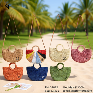 Grande Borsa a Tracolla Semicircolare in Carta Intrecciata 42x30cm, Borsa da Petto per Donna - Product Image 3