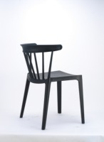 Chaises élégantes en plastique dans les cafés français chaise en plastique idéale pour la salle à manger en plein air
