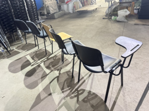 Sedia Ergonomica con Tavoletta Scrittoio per Aula di Formazione, Sedia Scolastica in Plastica Resistente con Pad Scrittoio per Lezioni e Università - Product Image 2