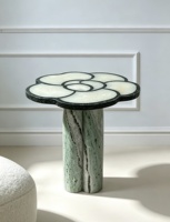 Table d'appoint en marbre vert naturel et onyx blanc en forme de fleur, élégante, artisanale, incrustation de pierres, meubles de luxe pour la maison