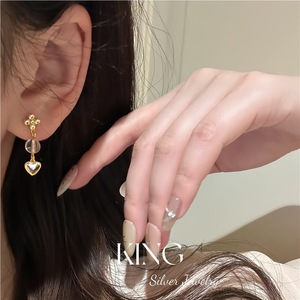 Boucles d'oreilles pendantes en forme de cœur KING en argent 925 plaqué or avec cristaux blancs pour un usage quotidien - Product Image 1