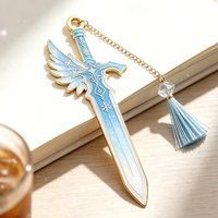 Marque-pages créatifs en métal personnalisés, motif épée, bleu dégradé, impression UV, style anime et dessin animé, en laiton, cadeau souvenir avec breloques pendentifs