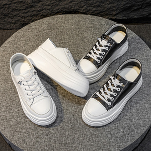 Baskets blanches pour femmes à talons intégrés Printemps-Été 2026 Légères Respirantes en Cuir Véritable Plateforme Style Double Usage - Product Image 6