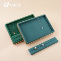 Plateau de présentation de bijoux en microfibre de haute qualité YADAO avec bordure métallique pour bagues, colliers, bracelets, boucles d'oreilles, joncs - Faible MOQ