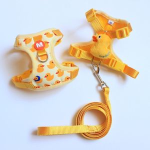 Ensemble de <span class=keywords><strong>harnais</strong></span> et de laisse <span class=keywords><strong>pour</strong></span> chien design, <span class=keywords><strong>harnais</strong></span> <span class=keywords><strong>pour</strong></span> chien mignon, veste <span class=keywords><strong>pour</strong></span> animaux de compagnie de dessin animé <span class=keywords><strong>pour</strong></span> petits chats, chiot, <span class=keywords><strong>petit</strong></span> canard jaune, <span class=keywords><strong>harnais</strong></span> en maille - Product Image 2