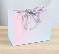 Sacs cadeaux en papier blanc rose avec poignée en ruban de soie, sacs en papier de luxe pour cadeaux de fête d'anniversaire, de mariage, emballage cadeau