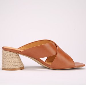 Zapatillas clásicas de cuero marrón para mujer, nuevo estilo de moda, punta cuadrada, tacón alto, <span class=keywords><strong>ancho</strong></span>, aumento de altura, logotipo personalizado, sin cordones - Product Image 1