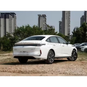 Changan Qiyuan A05 Coche de cercanías urbano Hecho en China Asiento de ajuste eléctrico híbrido Diseño práctico Servicio profesional - Product Image 3