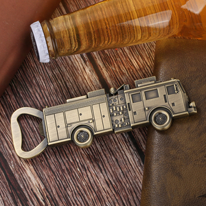Ouvre-bouteille en forme de camion de pompiers, cadeaux pour hommes, papa, grand-père - Accessoire de bar en forme de camion de pompiers en bronze - Product Image 3