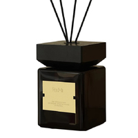 Flacon de parfum moderne carré transparent ambré de 500 ml, grand volume, flacon de parfum de haute qualité en verre, flacon diffuseur de parfum avec couvercle en bois