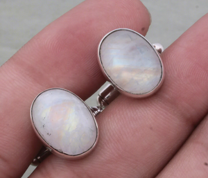 Boutons de manchette en argent sterling avec pierre de lune arc-en-ciel pour occasions formelles professionnelles - Product Image 1