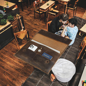 Housse d'ordinateur portable en cuir véritable Crazy Horse personnalisée avec impression par sublimation, fermeture magnétique anti-perte, pour hommes, style vintage - Product Image 3