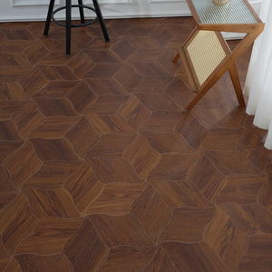 Parquet SPC 0,3 mm couche d'usure, système de pose clipsable, surface gaufrée, aspect chêne, composite pierre-plastique, pour hôtels et intérieurs - Product Image 1