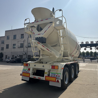 Trailer Tangki Pencampur Beton Semi 16cbm Tri Axle dengan Mesin Diesel untuk Dijual