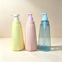 Vente en gros de flacons pompe PET de 500 ml de forme spéciale, flacon en plastique vide multicolores macaron pour shampoing, gel douche, lotion