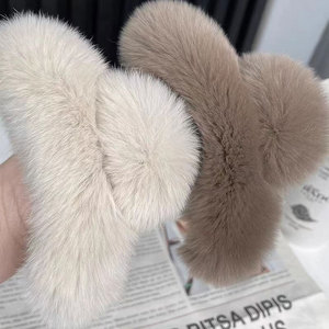 Nouvelle Pince à Cheveux Grande Crabe en Fausse Fourrure Mignonne pour Filles, Nouvelles Pinces à Cheveux Lapin, Barrettes et Accessoires pour Cheveux Féminins - Product Image 3