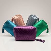 Pochette de maquillage portable à fermeture éclair avec logo personnalisé, faible MOQ, texture diamantée en relief, idéale pour demoiselles d'honneur et cadeaux de mariage