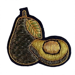 THREEATONE ENTERPRISES TE-2118 Broche brodée, design spécial, écussons brodés personnalisés pour la décoration de robes et de tissus - Product Image 1