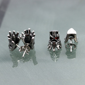 Pendientes con forma de calavera y corona de yunnique, joyería Retro Punk de acero de titanio, rojo, negro y blanco, para hombres y mujeres - Product Image 4