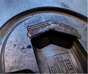 200w Yag Spot Laser Soudeuse Nouvelle Condition En Acier Inoxydable Diaphragme Feuille Yag Laser Soudeur pour Moule Réparation Machine - Product Image 5