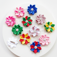 Barrettes à cheveux en forme de fleur à pétales superposés avec nœud en ruban de satin de 8 cm pour enfants, accessoires de cheveux pour fêtes de Noël, barrettes à cheveux