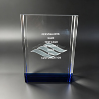 Plaque en cristal verticale Neelpure, motif ondulé gravé au laser 3D avec base bleu foncé, récompense