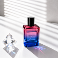Flacons de parfum de luxe carrés de 50 ml personnalisés en usine, flacons de parfum en verre dégradé bleu avec bouchon noir