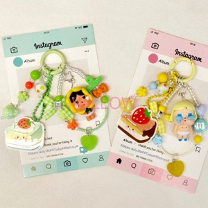 Nouveau mini porte-clés Cry Baby en acrylique pour sacs à main féminins, accessoires Skullpanda en cuir, vente en gros - Product Image 4