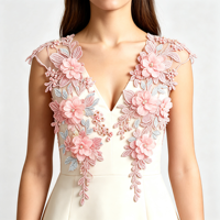Collier floral 3D brodé de perles et de strass, applique florale faite à la main pour la décoration de robes de mariée et de robes de soirée