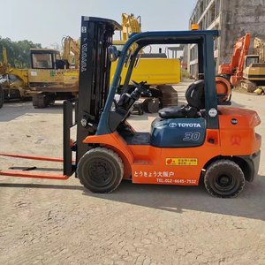 Chariot élévateur à fourche Toyota 3 tonnes d'occasion d'origine Japon, chariot élévateur à fourche Toyota 30 3 tonnes GPL essence - Product Image 4