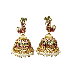 Boucles d'oreilles Jhumka plaquées or, forme cloche, avec pierres en zircon et perles, pour femmes, pour mariage, style classique. - Product Image 2